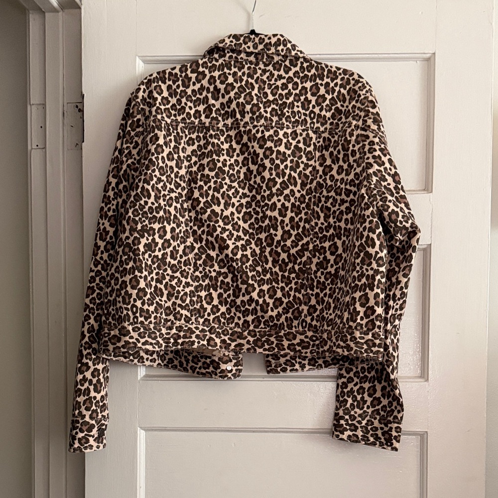 Cotton On Leopard Print Bomber Jacket in Brown and Black - Picture 8 of 8